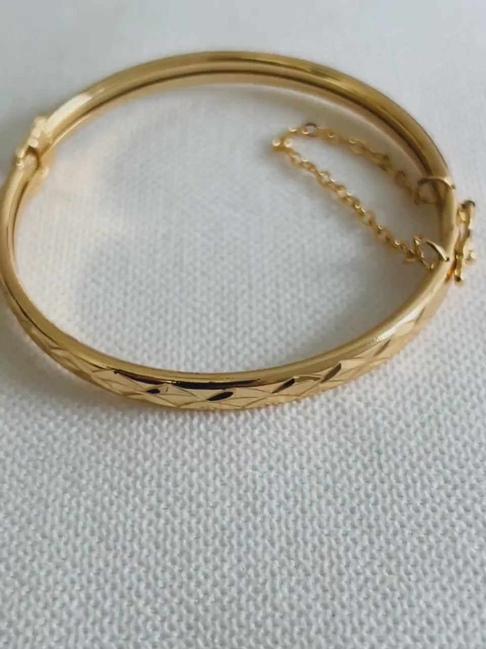 Gold Filled Bangle, Bangle with Chain Link, Gold Dainty Bangle, Gold Delicate Bracelet, Gold Dainty Bracelet Gold bangle, Gold Cuff