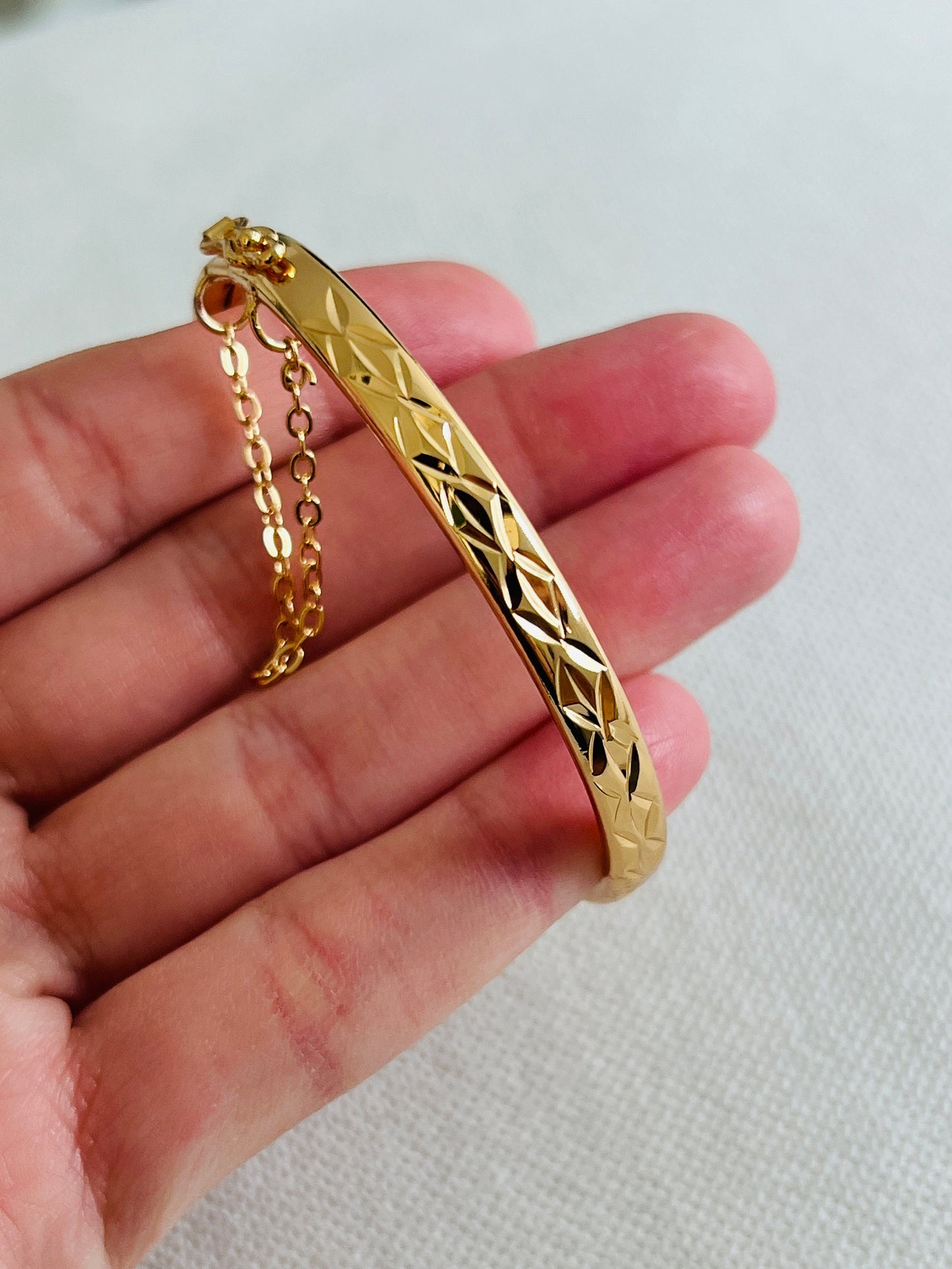 Gold Filled Bangle, Bangle with Chain Link, Gold Dainty Bangle, Gold Delicate Bracelet, Gold Dainty Bracelet Gold bangle, Gold Cuff