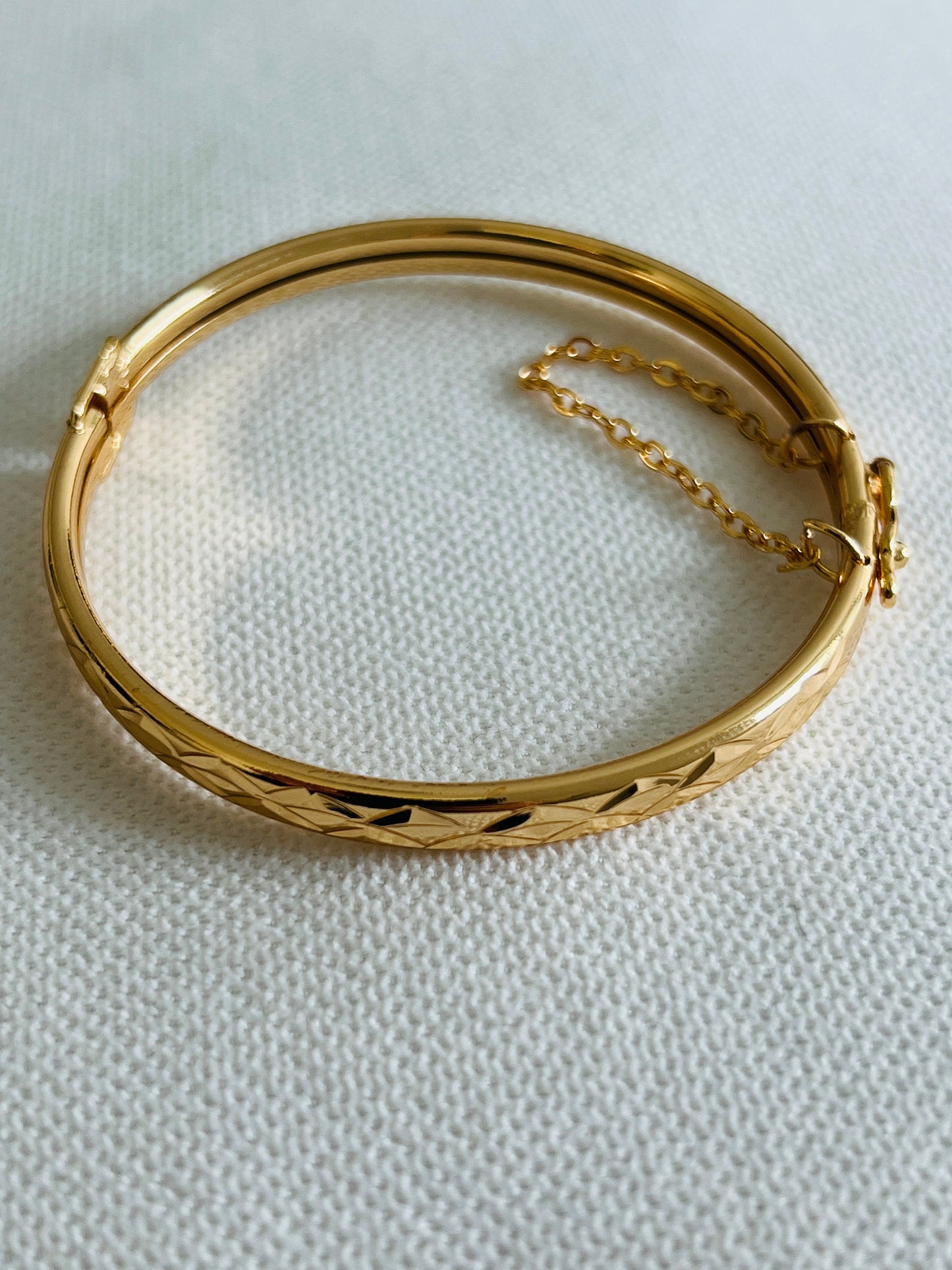 Gold Filled Bangle, Bangle with Chain Link, Gold Dainty Bangle, Gold Delicate Bracelet, Gold Dainty Bracelet Gold bangle, Gold Cuff