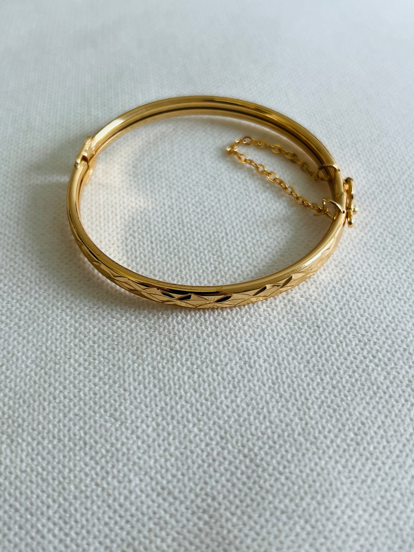 Gold Filled Bangle, Bangle with Chain Link, Gold Dainty Bangle, Gold Delicate Bracelet, Gold Dainty Bracelet Gold bangle, Gold Cuff