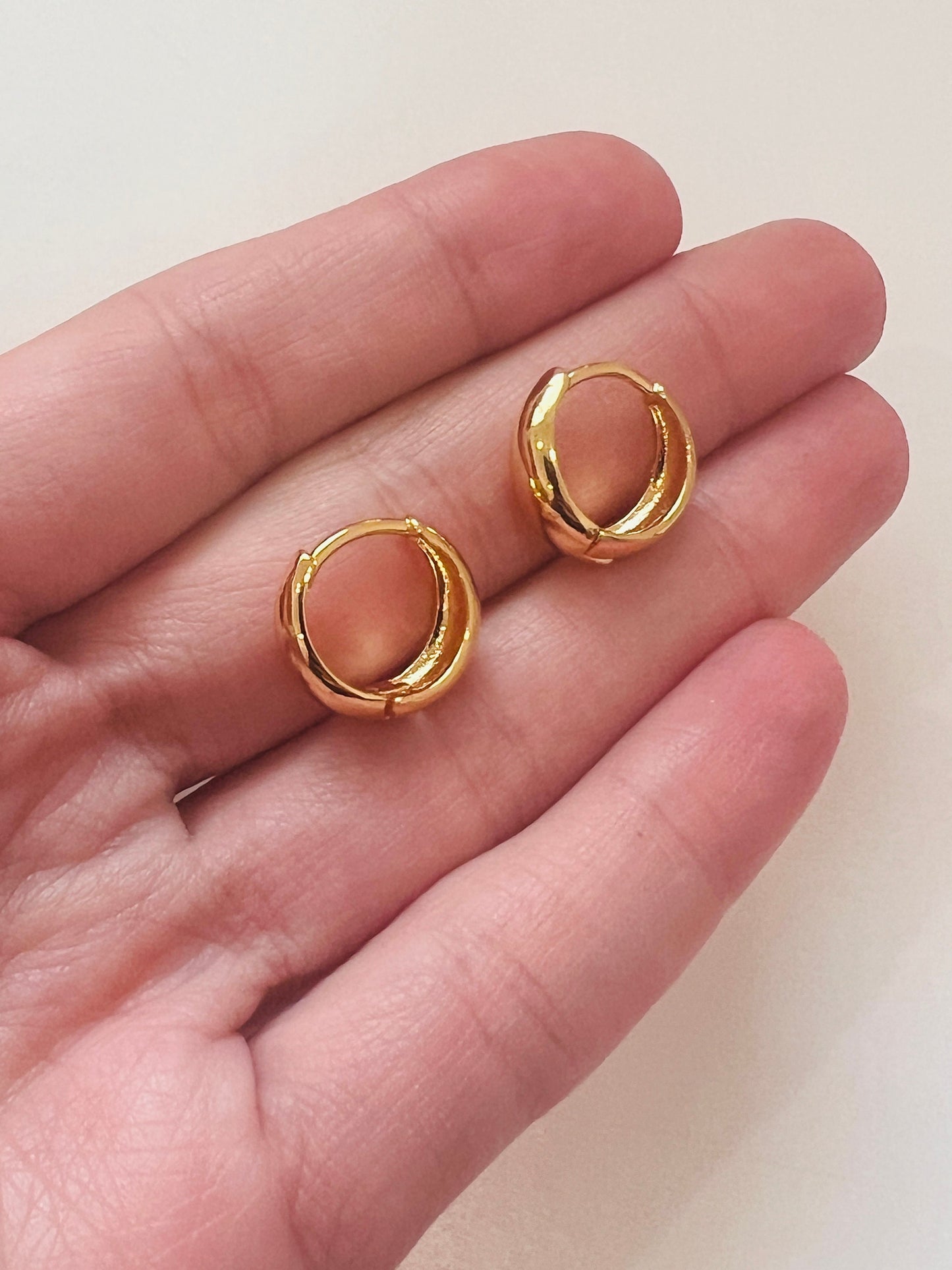 Tiny Hoop Earrings, Gold Hoop Earrings, Small Hoop Earrings, Huggies, Everyday Earrings, Hoop Earrings, Delicate Earrings, Earrings